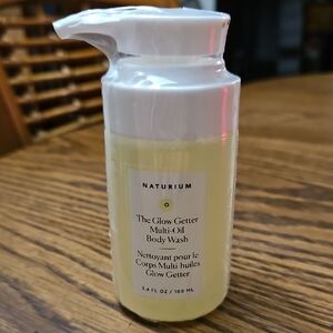 NATURIUM The Glow Getter Multi-Oil Hydrating Body Wash -  Travel Size - NEW